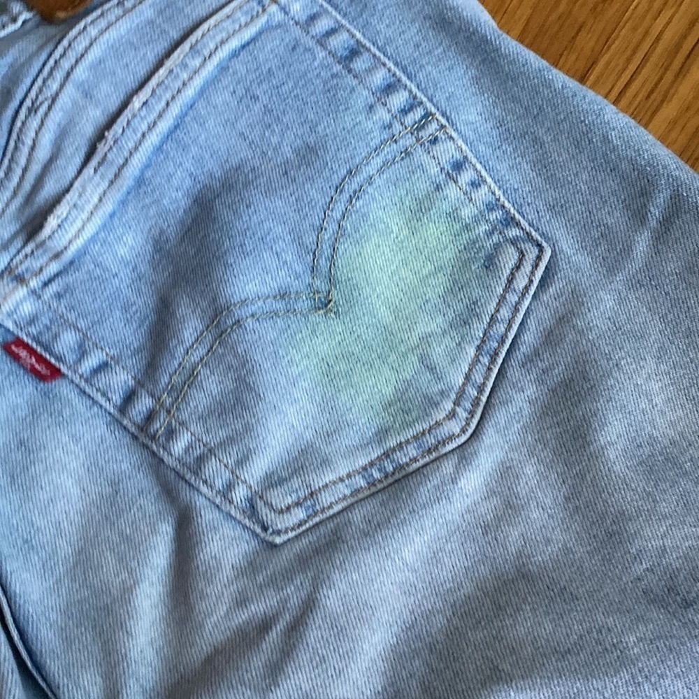 Levi’s button fly high waisted 31 denim jeans slight discoloration back see pics - Picture 9 of 10